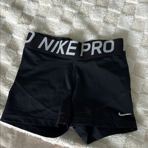 Women’s Nike pro run and workout short